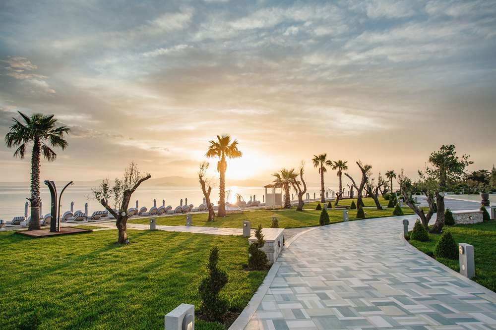 Blue Carpet Luxury Suites Halkidiki