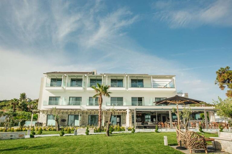 Blue Carpet Luxury Suites Halkidiki — снимка 3, Kassandra