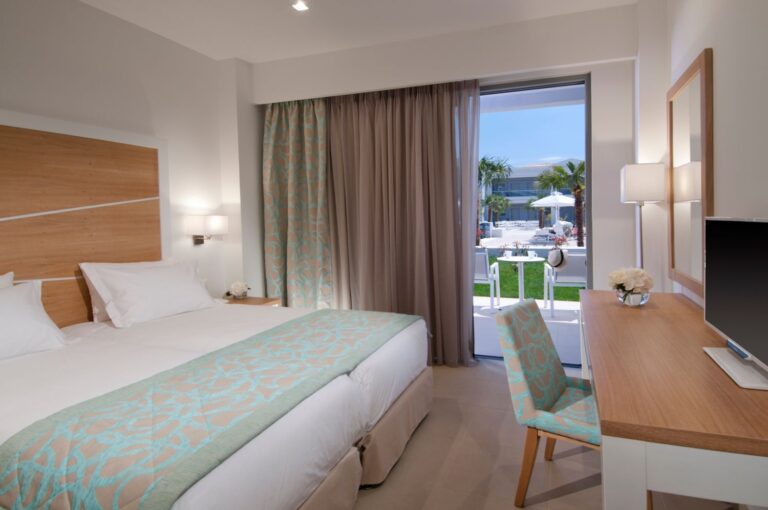 Blue Princess Beach Hotel And Suites — снимка 2, Halkidiki