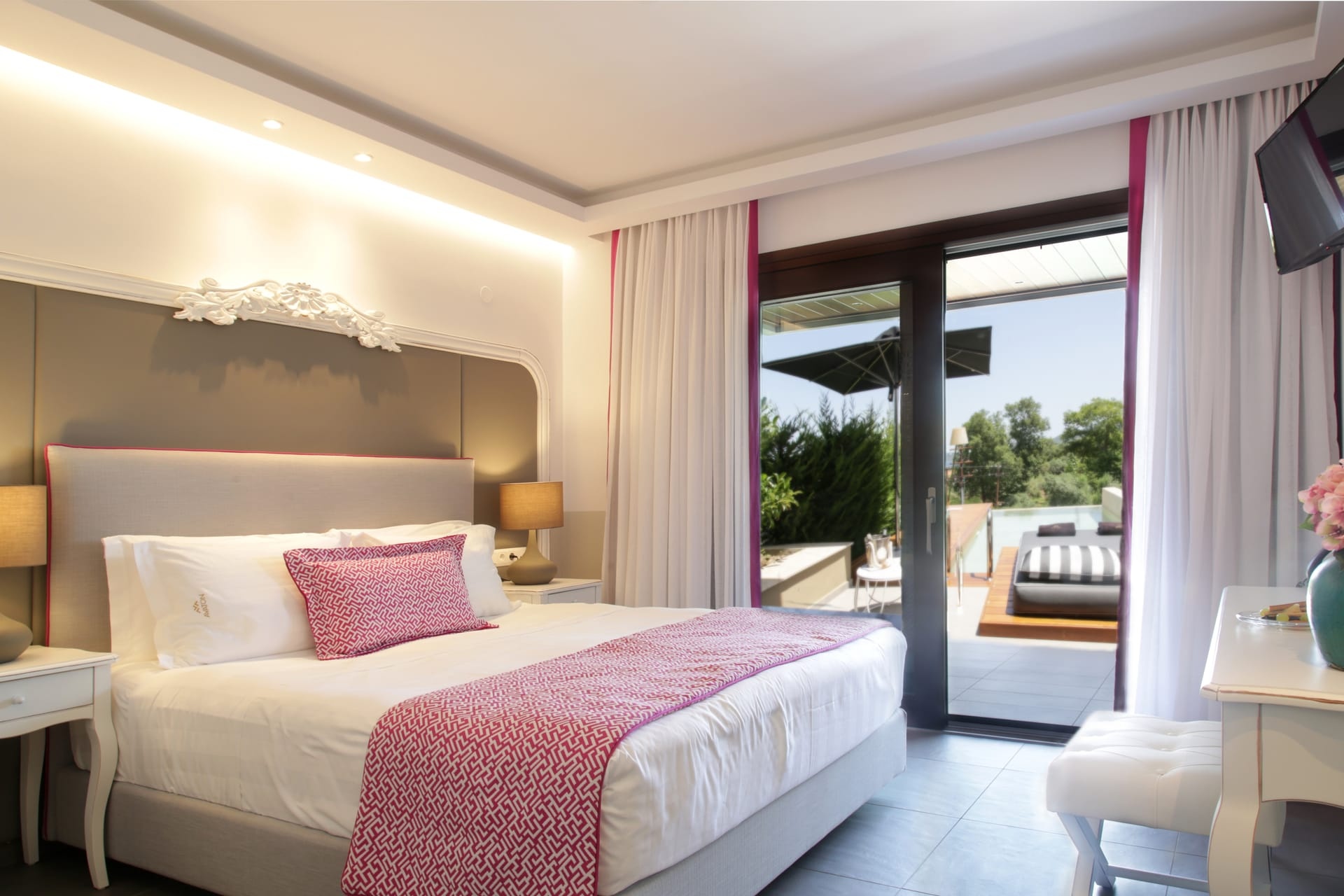 Deluxe Room with Private Pool -  2 People - 30 s.m